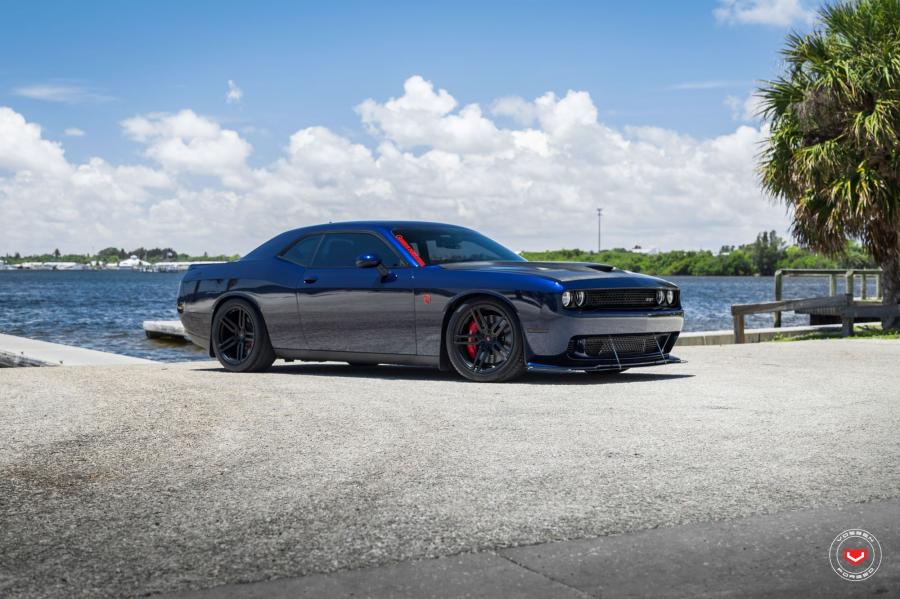  Dodge Challenger SRT on Vossen Wheels (HC-1) 2017 года  (фото 13 из 20)
